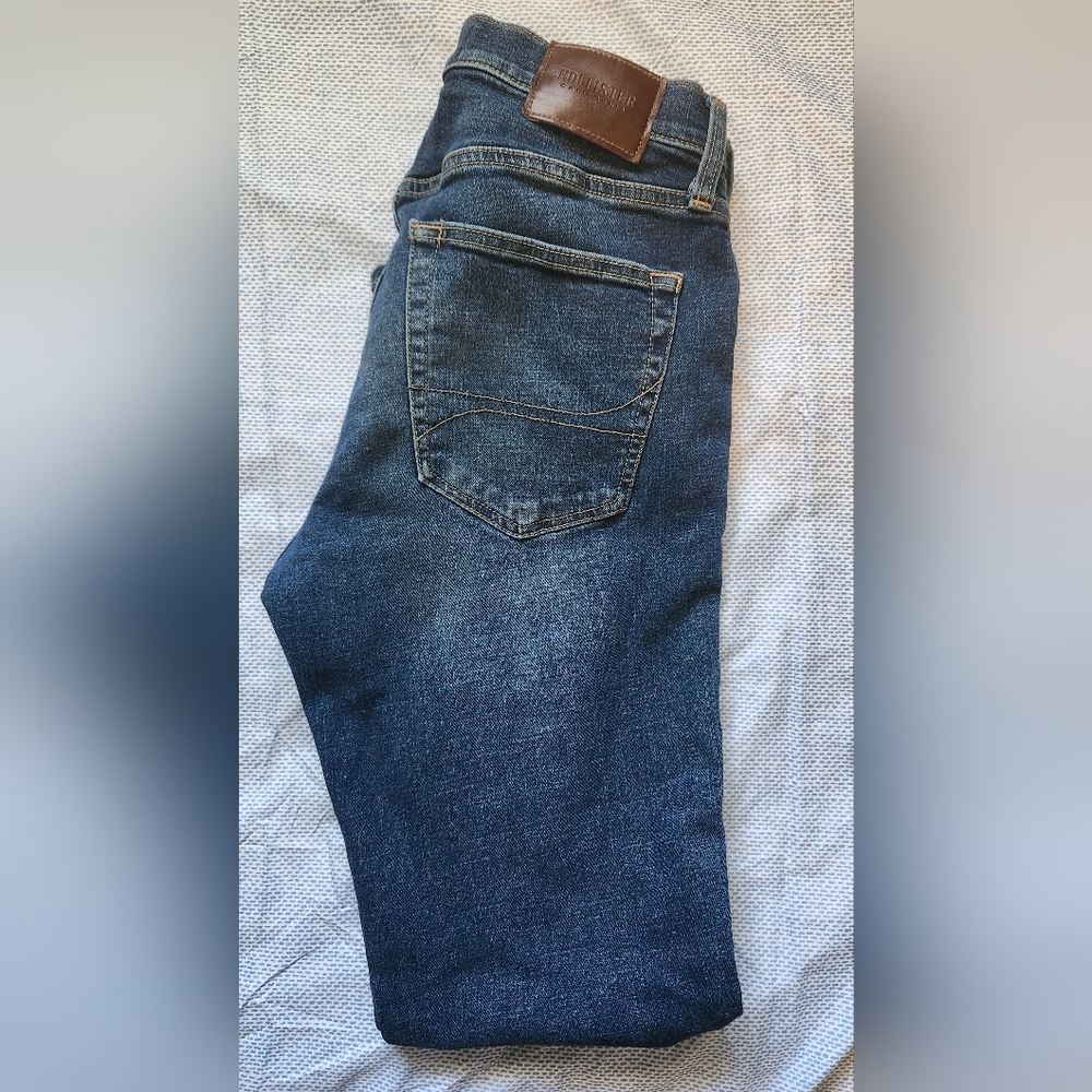 Hollister Womens W33 L34 Slim Taper Jeans. Good‎ Used Condition.